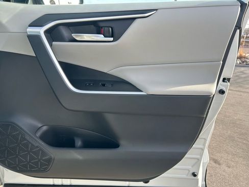 Used 2025 Toyota RAV4 XLE w/ Convenience Package image 27