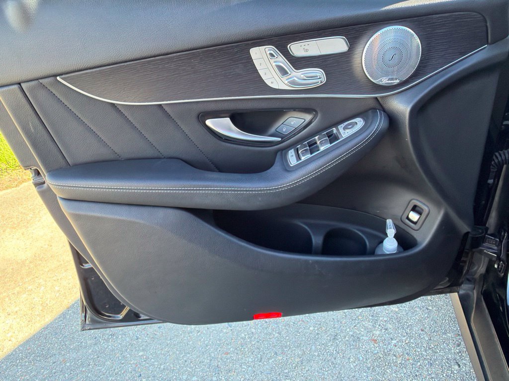 Used 2021 Mercedes-Benz GLC 300 image 11