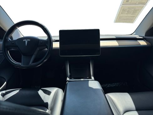 Used 2018 Tesla Model 3 Mid Range RWD image 12