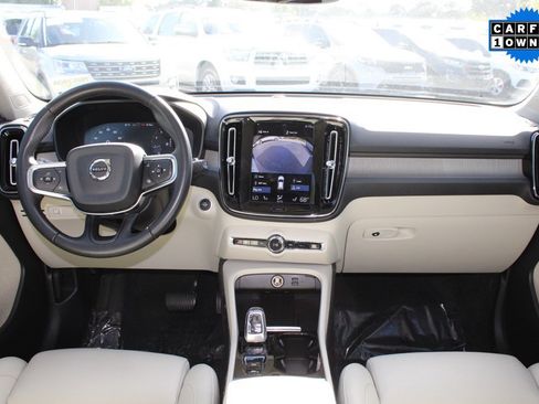 Used 2021 Volvo XC40 T5 Inscription w/ Advanced Package image 34