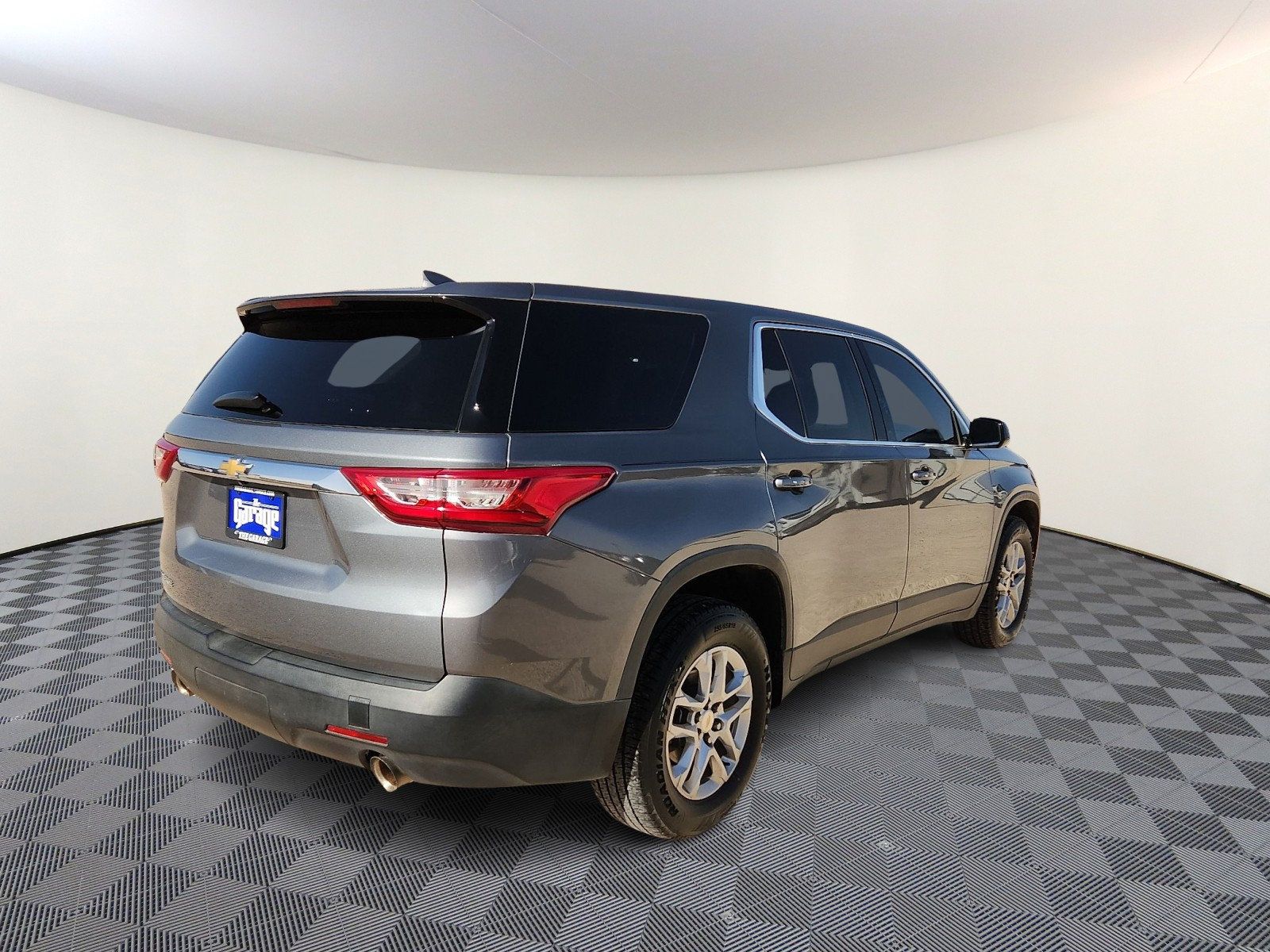 Used 2018 Chevrolet Traverse LS FWD image 4