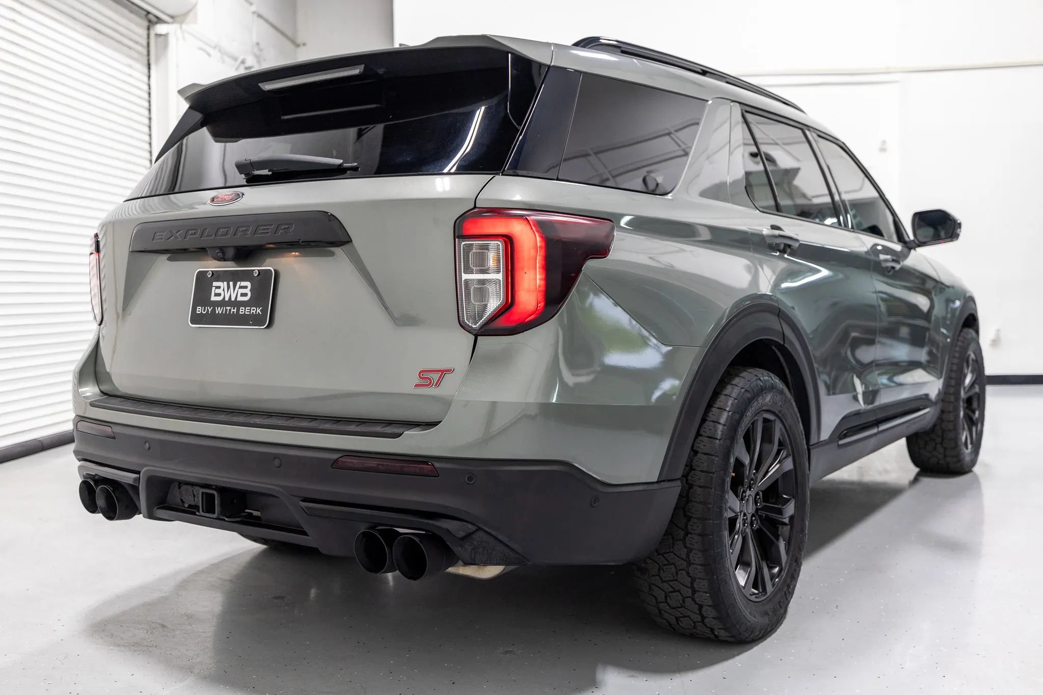 Used 2020 Ford Explorer ST w/ Premium Technology Package AWD/4WD image 23