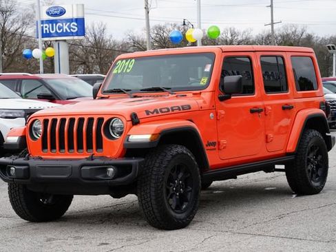 Used 2019 Jeep Wrangler Unlimited Sahara w/ Quick Order Package 24M Moab AWD/4WD image 3