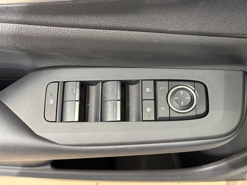 New 2026 Toyota Prius Plug-In Hybrid FWD image 15