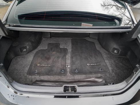 Used 2020 Lexus ES 300h Ultra Luxury image 33