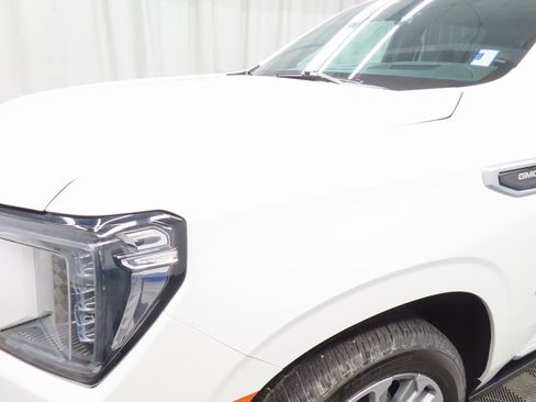 Used 2021 GMC Yukon XL Denali w/ Denali Premium Package image 41