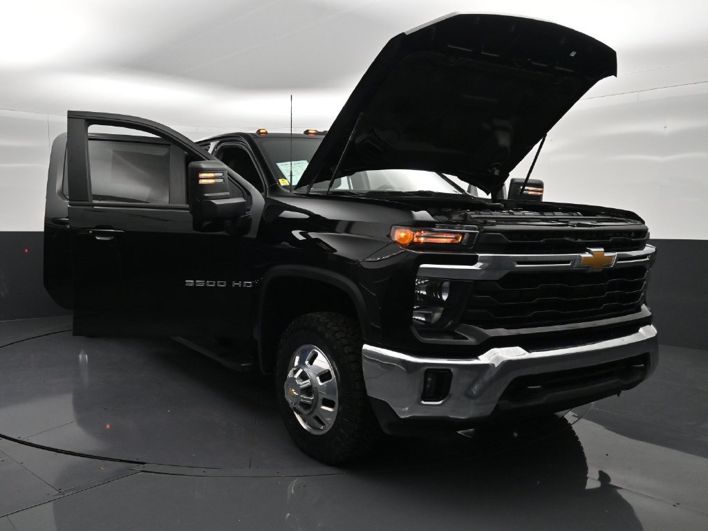 Used 2026 Chevrolet Silverado 3500 LT AWD/4WD image 24