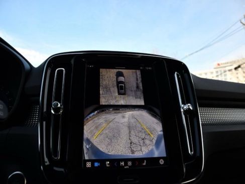 Certified 2025 Volvo XC40 B5 Plus image 13