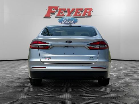 Used 2019 Ford Fusion SE image 4