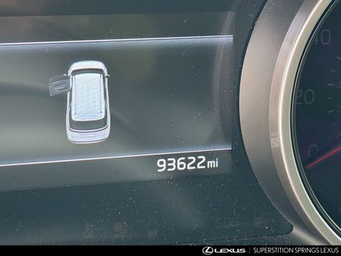 Used 2022 Kia Carnival EX FWD image 8