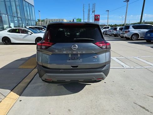 Used 2023 Nissan Rogue S AWD/4WD image 5