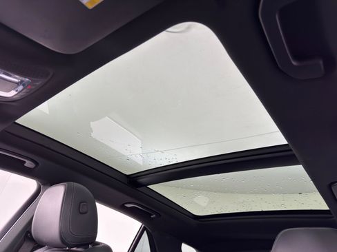 Used 2020 Mercedes-Benz GLE 350 4MATIC w/ Premium Package image 11