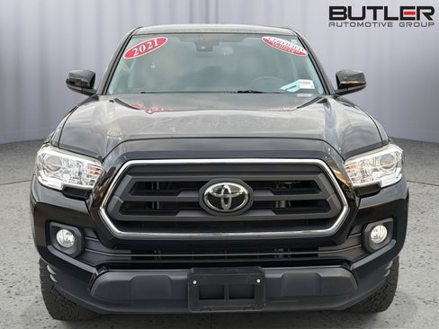 Certified 2021 Toyota Tacoma SR5 RWD image 9