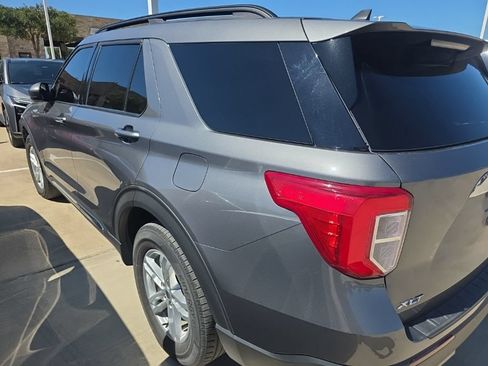 Used 2023 Ford Explorer XLT w/ Equipment Group 202A RWD image 2