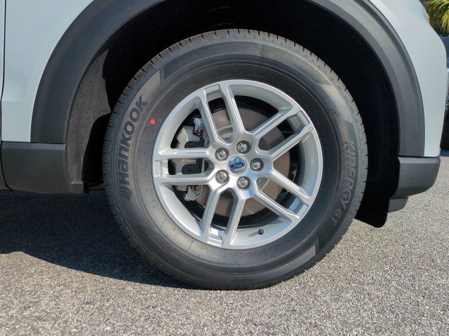 New 2026 Ford Explorer Active RWD image 11