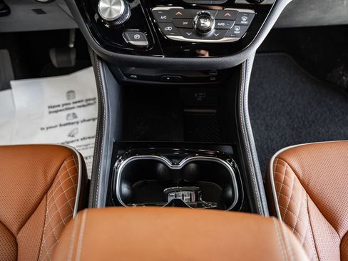 New 2026 Chrysler Pacifica Pinnacle FWD image 28