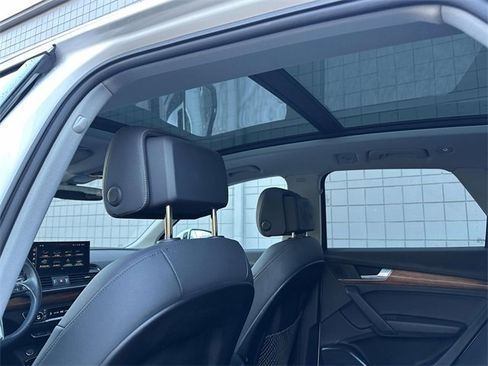 Used 2023 Audi Q5 2.0T Premium w/ Convenience Package image 19