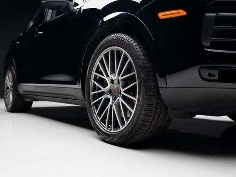 Used 2023 Porsche Cayenne S image 80