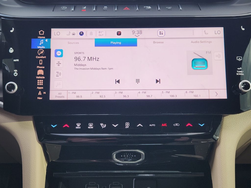New 2027 Jeep Grand Cherokee Limited RWD image 12