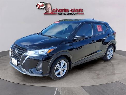 Used 2024 Nissan Kicks S image 1