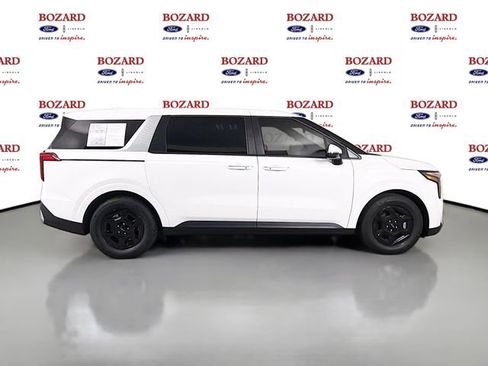 Used 2026 Kia Carnival image 9