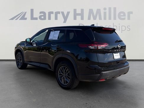 Used 2024 Nissan Rogue S FWD image 4