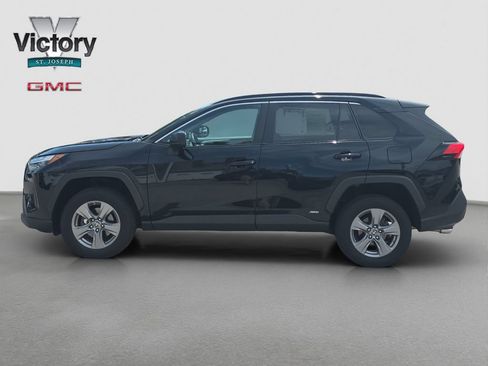 Used 2023 Toyota RAV4 LE AWD/4WD image 6