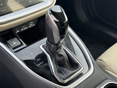 Used 2025 Subaru Outback Limited image 22