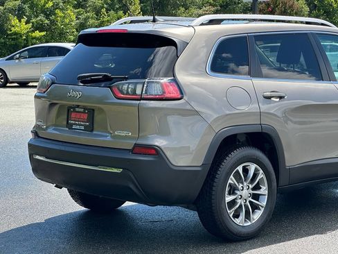 Used 2020 Jeep Cherokee Latitude Plus w/ Comfort/Convenience Group AWD/4WD image 42