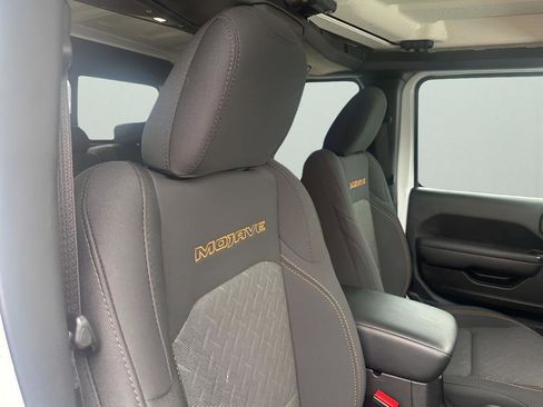 Certified 2024 Jeep Gladiator Mojave image 14