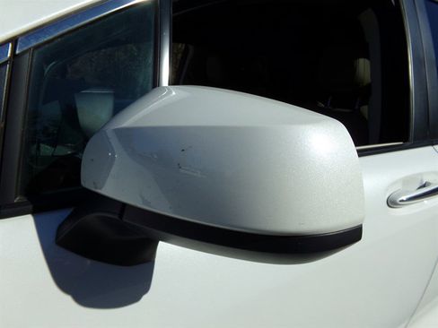 Used 2024 Toyota Sienna XLE image 17