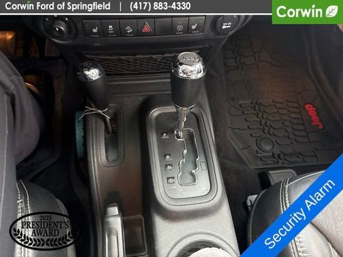 Used 2017 Jeep Wrangler Rubicon AWD/4WD image 14