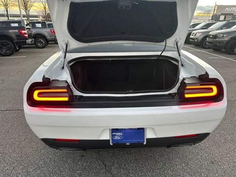 Used 2023 Dodge Challenger R/T w/ Plus Package image 17