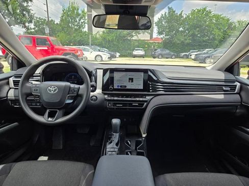 Used 2025 Toyota Camry LE FWD image 24