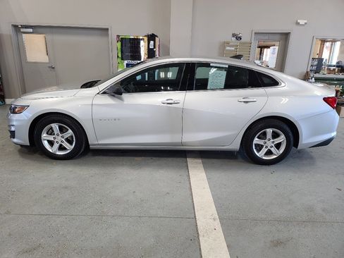 Used 2021 Chevrolet Malibu LS image 1