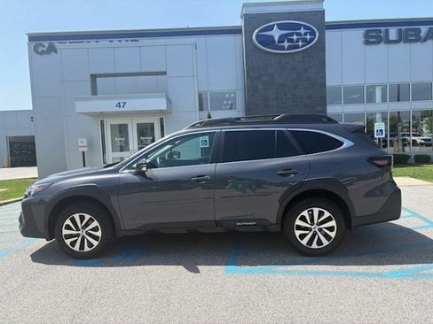 Used 2024 Subaru Outback Premium AWD/4WD image 2