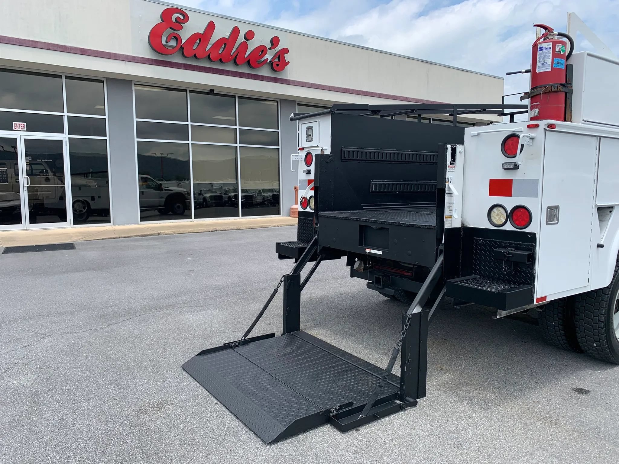 Used 2012 Ford F550 2WD Regular Cab Super Duty w/ Payload Upgrade Pkg image 32
