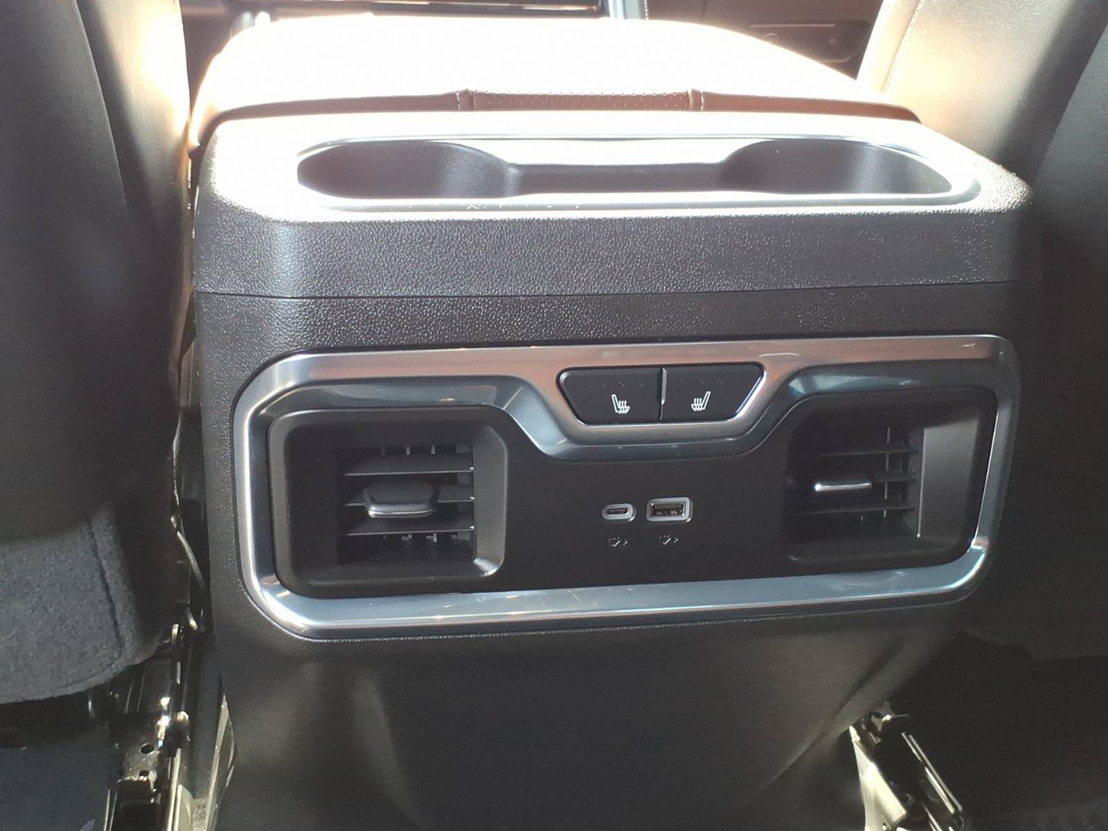 Certified 2026 GMC Sierra 3500 Denali Ultimate AWD/4WD image 12