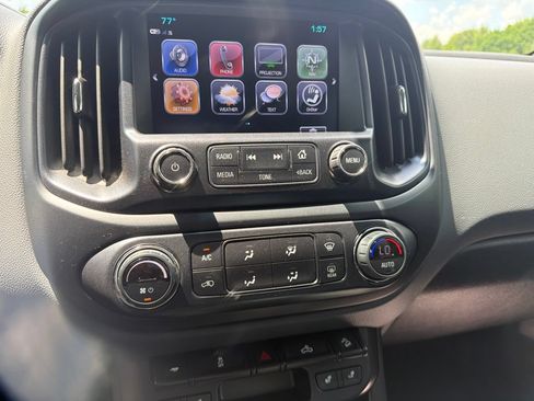 Used 2017 Chevrolet Colorado Z71 AWD/4WD image 10