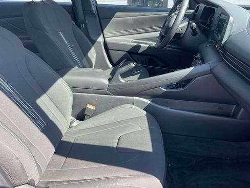 Certified 2025 Hyundai Elantra Sport FWD image 8
