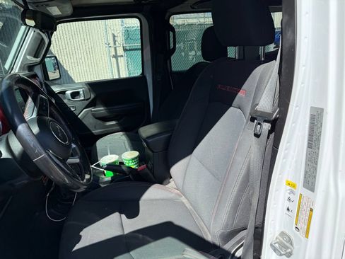 Used 2019 Jeep Wrangler Unlimited Rubicon AWD/4WD image 9