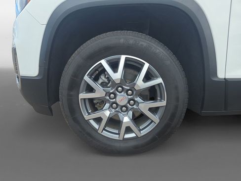 Used 2023 GMC Acadia SLT image 14