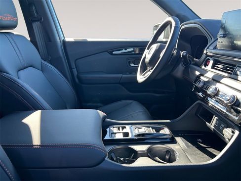 New 2025 Honda Pilot TrailSport image 15