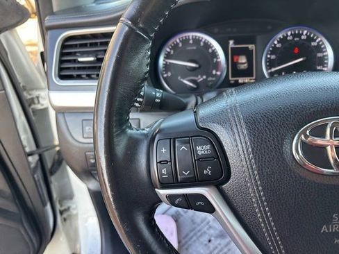 Used 2018 Toyota Highlander XLE image 17