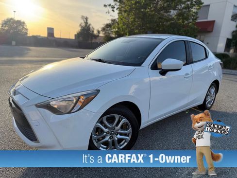 Used 2017 Toyota Yaris iA image 5