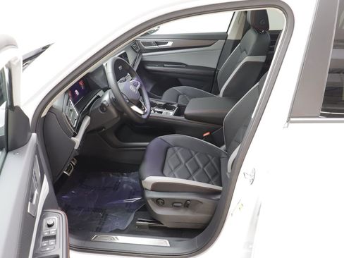 New 2026 Volkswagen Atlas Peak Edition image 6