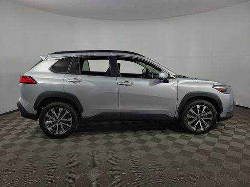 Used 2024 Toyota Corolla Cross XLE FWD image 10