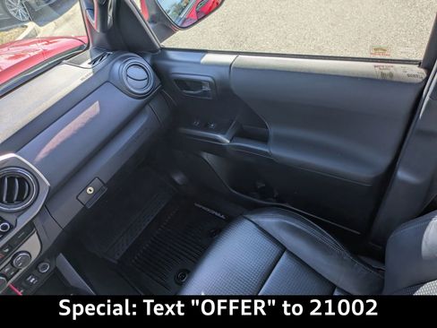 Used 2020 Toyota Tacoma TRD Off-Road image 15