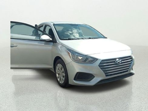 Used 2020 Hyundai Accent SE FWD image 8