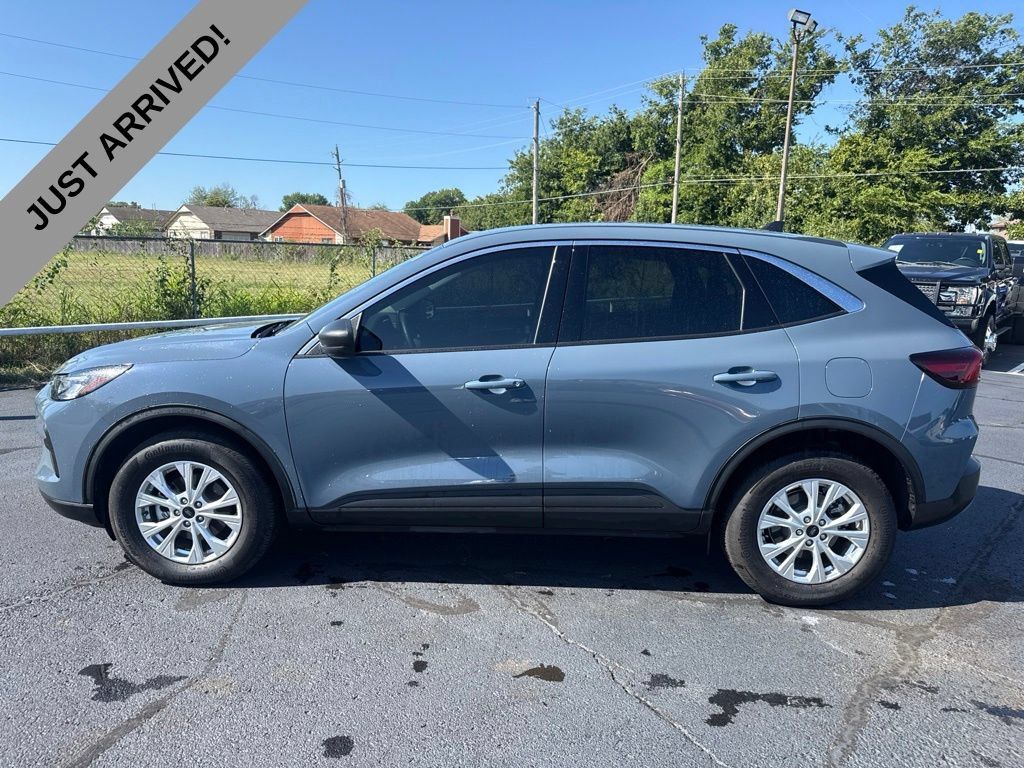Used 2024 Ford Escape Active AWD/4WD image 8